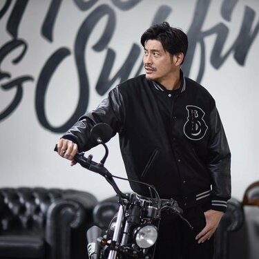 カッコ良すぎて目が覚めました」坂口憲二49歳の近影が激シブ「どの角度