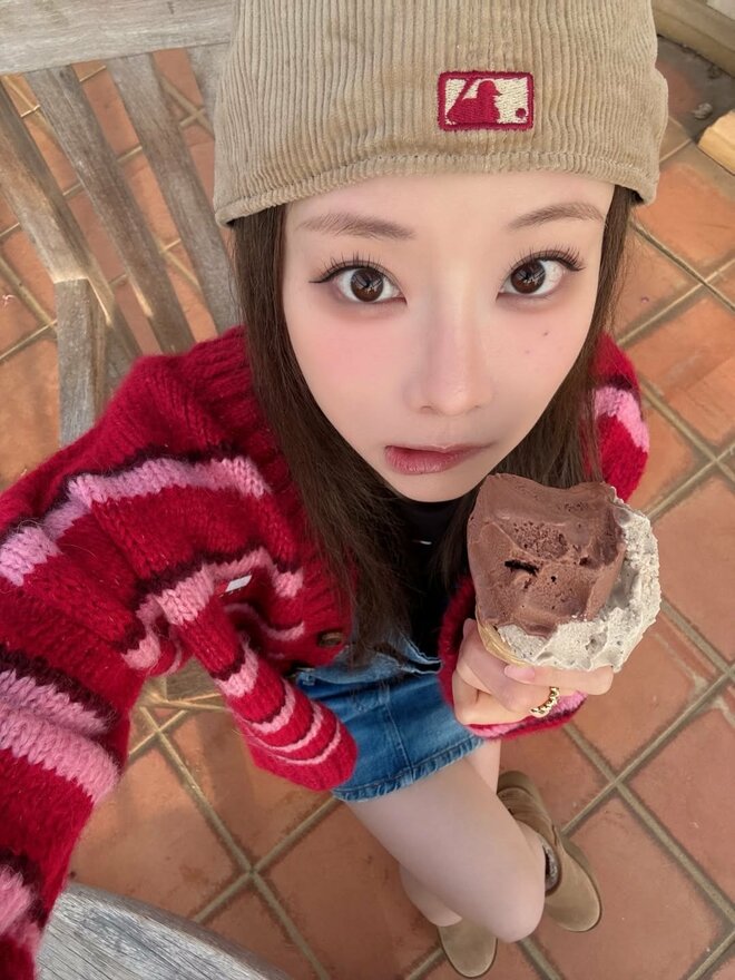 重盛さと美・37歳、“ヘソ丸出し”年齢不変美貌が話題「18才くらいにしか見えない」 週7食べて“みるみる痩せた”体型管理法もの画像