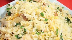 「刻んだニンニクやニラでパワーがみなぎるドラゴン炒飯！」赤坂珉珉［あかさかみんみん］（東京・乃木坂）