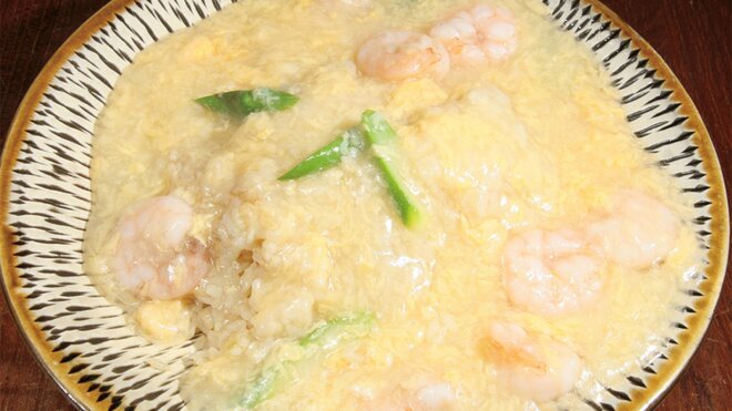 滑蛋炒飯(エビ入り卵あんかけ炒飯)