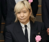 小室哲哉、シュールなコンビニ飯食レポ動画に反響「小動物みたいでかわゆい」「親近感が湧いてしまった」