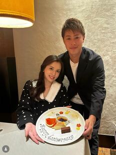 日本代表ピッチレポーター柿谷曜一朗、タレント妻の投稿を「アップで撮るならニキビ隠さないと」解説で「仲良し夫婦」反響