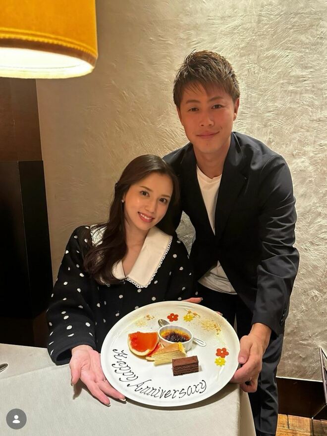 日本代表ピッチレポーター柿谷曜一朗、タレント妻の投稿を「アップで撮るならニキビ隠さないと」解説で「仲良し夫婦」反響の画像