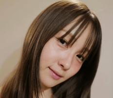 「笑った口元ママに似てる」Dream Ami、息子との手繋ぎ＆ハグショット公開「足ほっそりしすぎてるね」の声も