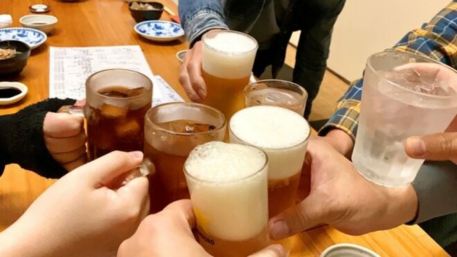 新型コロナ規制緩和で盛り上がる忘年会、旅行よりも人気なのは？10～30代男女が「これをしないと年が越せないこと」【第4位以下】の画像