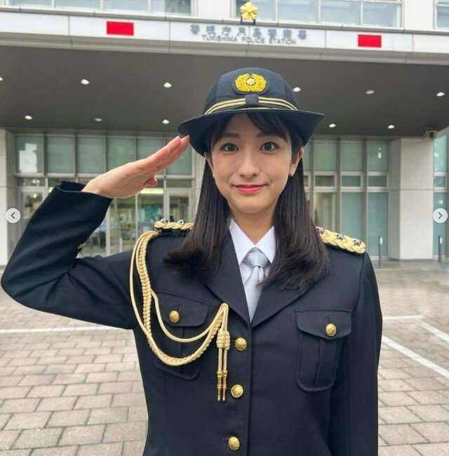 月島警察署の一日警察署長を務めたTBS・田村真子アナウンサー　※画像は『森香澄』公式インスタグラム『@tamura_mako_』より