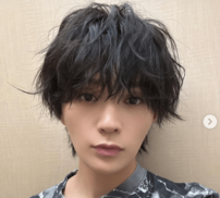 FANTASTICS八木勇征、顔面美＆肉体美炸裂！『VOCE』撮影でタンクトップめくりバキバキ腹筋アピール！