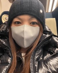 「肌ツヤツヤ」飯島直子、54歳“どすっぴん顔面”のドアップショットに衝撃「毛穴どこですか！」「えー シワがないですやん」