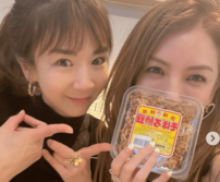 「動いてる…感動」タレント活動休止中のほしのあき、友人モデルとの忘年会動画で久々の“生声”公開