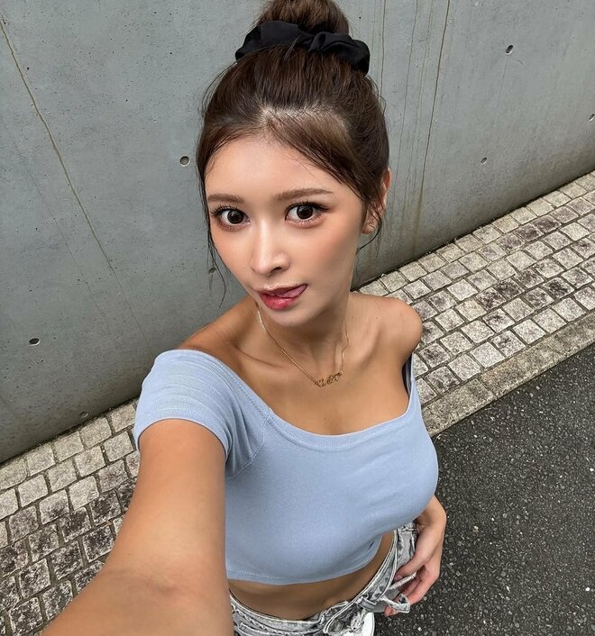 “令和の超新星”22歳グラドル・山田あい、ぴちぴちボディスーツ風コーデが話題「3度見しちゃうくらいの衣装」の画像