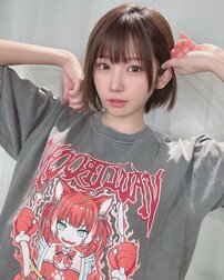 「こっちの方が断然好みかも」えなこ、春めく“女子アナふうコーデ”で印象激変「何だか新鮮」