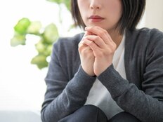 紫外線・冷房対策の長袖は“暑苦しく見える”10～30代男性が感じる「女性の“NG夏ファッション”」【トップ3】