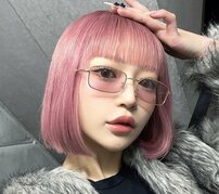 「ガチセンスよすぎ」人気YouTuberコノミ、入れたてホヤホヤ“リボン柄のみぞおちタトゥー”公開！