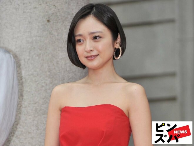 「姉妹に見えちゃいそう」安達祐実“高2長女とデート”写真に反響「拡大しても可愛い」の画像