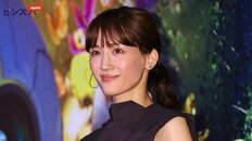 綾瀬はるか、NHK大河ドラマ『べらぼう』メイク中ショットが「美しすぎ」沸騰のなか…恋人・SixTONESジェシーとの『紅白』“共演”が「不安ゼロ」と言われる理由