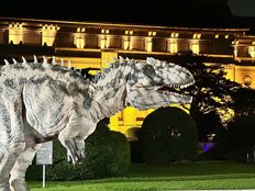 ティラノサウルス、トリケラトプスら大型恐竜が夜の博物館で蘇る 海外でも大人気、恐竜型メカニカルスーツ開発秘話