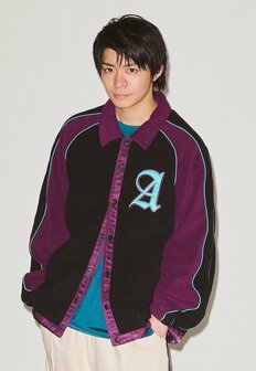 キンプリ岸優太「爆イケ岸くん」「衣装もビジュも大好きすぎ」“ワルかっこイイ”新ビジュアルに秘められた「1月新ドラマ」と「ジャニーズ最後の仕事」