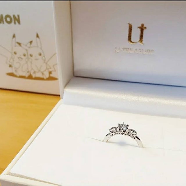 指輪の台座にピカチュウ（撮影／編集部）