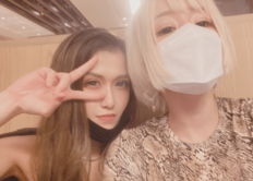 「ばぶいかわいい」日テレ『月曜から夜ふかし』“フェフ姉さんの相方”多田さん、ティアラ姿のバラまみれショットがまるでお姫様！「あなたが大優勝〜！」