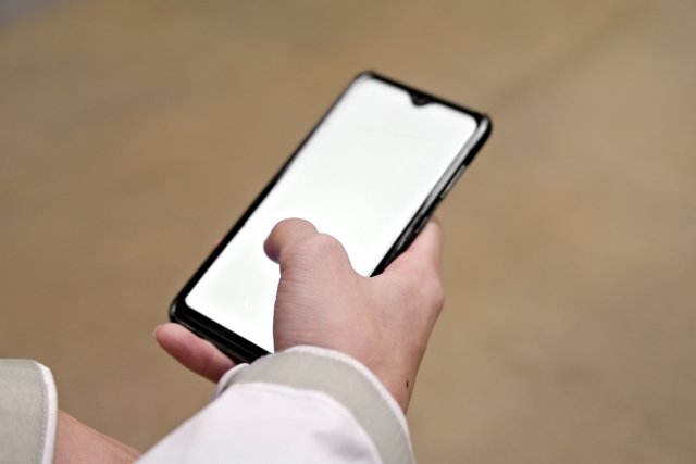 「直接だと恥ずかしい」LINEなどSNS派を引き離したのは？10～20代「好きな人への告白方法」【トップ5】の画像