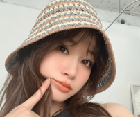 「現役みたいやね！」21歳・めるる、違和感ゼロのキュートすぎる“セーラー服ショット”に「めっちゃ天使～」「これは永久保存版だ！」の声