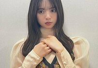 「アイそのもの」『推しの子』が絶賛の齋藤飛鳥、ブレイズヘアで雰囲気ガラリ　レディな黒ドレス姿に「美しい」