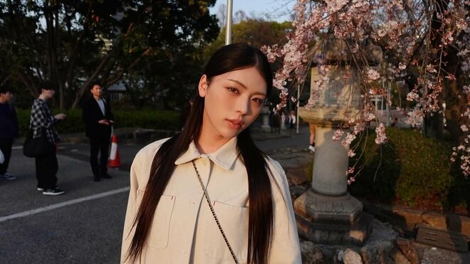 「また綺麗になってる」井手上漠、“太もも＆華奢ボディライン”あらわな妖艶私服スナップに反響の画像