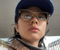 綾野剛の妻・佐久間由衣、変幻自在の表情で魅了！3か月ぶりのインスタ更新で“年賀状フォト”公開