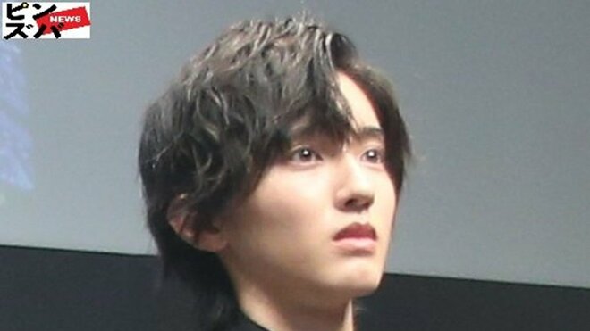 なにわ男子・道枝駿佑とはじめしゃちょーが“靴下姿で共演”も「身長差おかしい」サバ読み説噴出　180cmと186cm横並びに違和感の画像