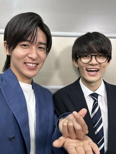 SnowMan目黒蓮と佐野勇人『トリリオンゲーム』バディ、「シャワー＆ベッド＆衣装」“攻めすぎ画像”でSNSが沸騰