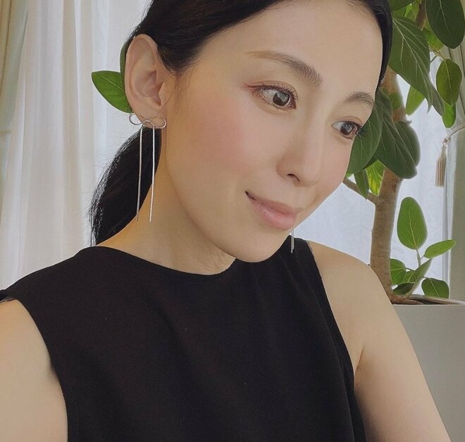 「おばあちゃんなのに美しい」45歳・雛形あきこ“老婆に顔面激変”もにじみ出る美貌！の画像