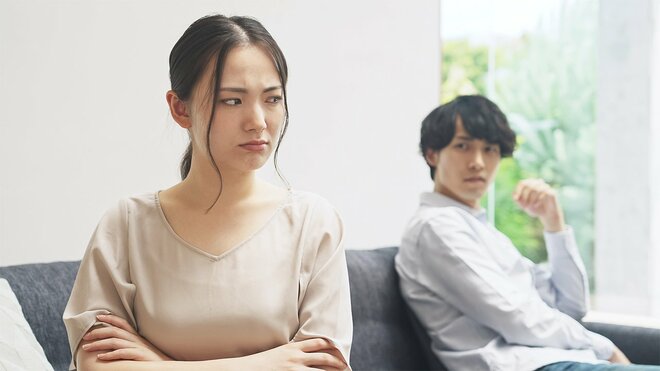 「手取りの半分以上がローン返済で消える」20代夫妻が「返済期間50年」超長期ローンを選ぶ理由。家計の耐久性にリスクと【FPは警鐘】の画像