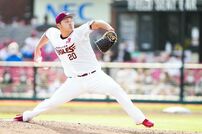 「超非常識パワハラで楽天をクビ」安楽智大に元監督・梨田氏もため息！SNSナンパ三昧も…球界OBからは田中将大にも厳しい声が