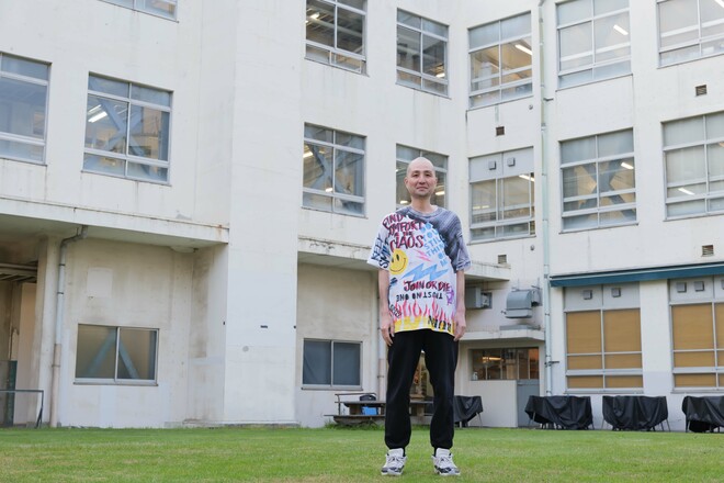 スリムクラブ内間政成　撮影：白木淳也（1/5）