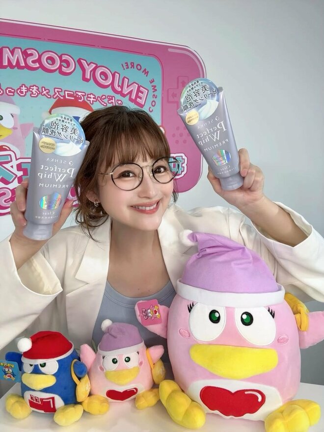 鈴木奈々、男性ファンに好評と明かす“50kg台ボディ”で『ユニクロ』ミニT着こなし「ムチムチかな？」の画像