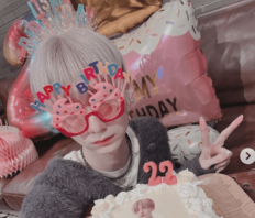 「なんでそんなに可愛いの〜？」イエモン吉井和哉の息子・吉井添、初の渡韓で“巨大なくま”とのツーショット公開