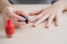 「女子力高い」「かわいい」一方で「清潔感がない」という声も!?【男性が女性のネイルに感じる本音】