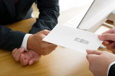 【新卒離職率33.8％】「1回逃げたやつはずっと逃げる」議論がSNSで沸騰の中…「今、若者が会社を辞める」構造的理由