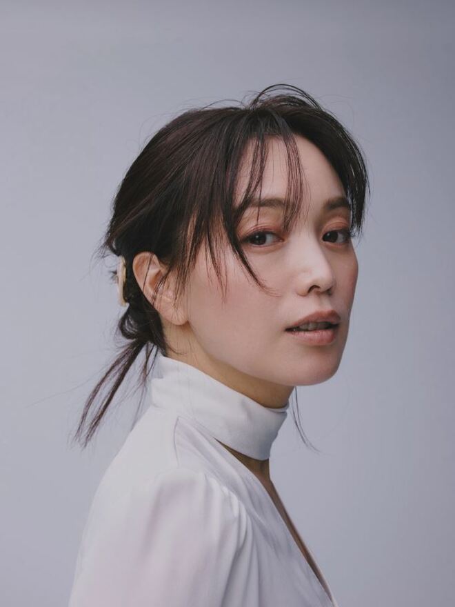 「ビビる」「異次元に綺麗」蛯原友里・46歳、“生エビちゃん”に反響　25歳・牧野真莉愛と並んでも際立つ平成美貌の画像