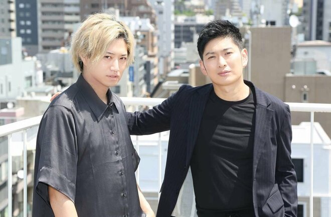 「仮面ライダー俳優」井上正大×松田悟志が「YouTube特撮」の伝説を作る！ 「“海外に向けた特撮を作りたい”が根底にあります」【YouTube連続特撮ドラマ『華衛士F8ABA6ジサリス』公開記念対談インタビュー#1】の画像